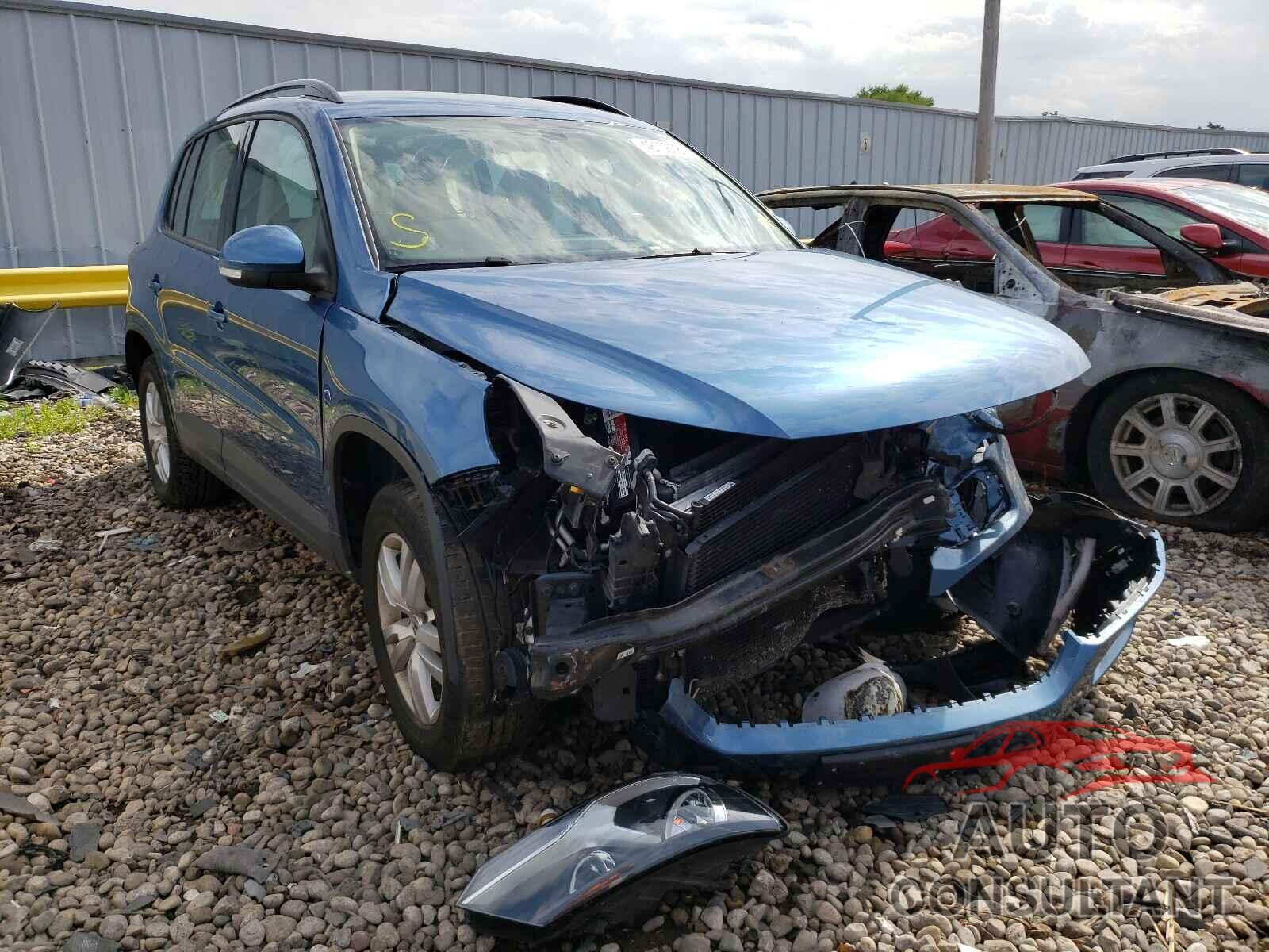 VOLKSWAGEN TIGUAN 2017 - WVGBV7AX2HW504004