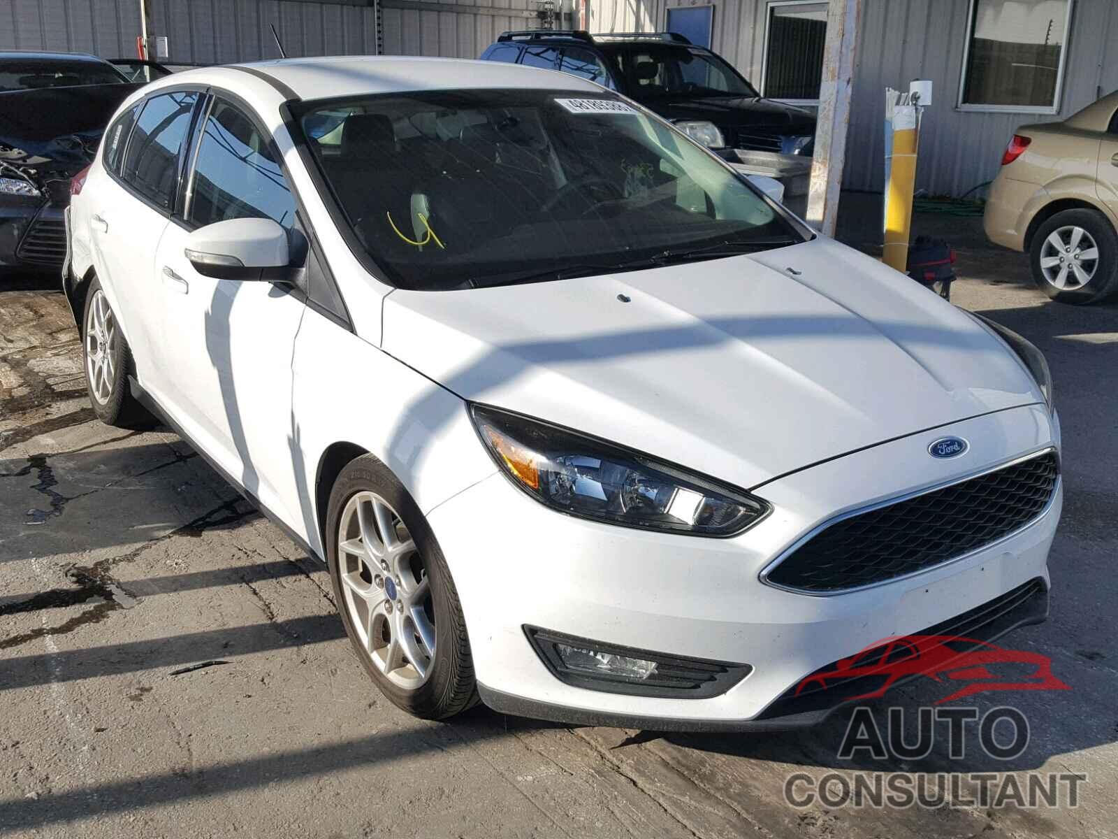FORD FOCUS 2015 - 1FADP3K24FL336194