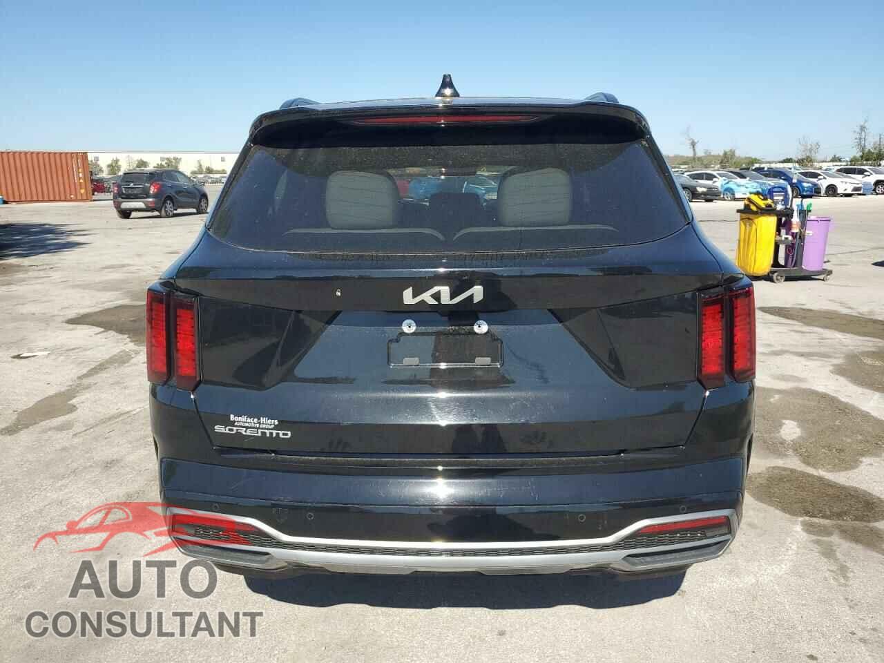 KIA SORENTO 2023 - 5XYRL4LC4PG242564