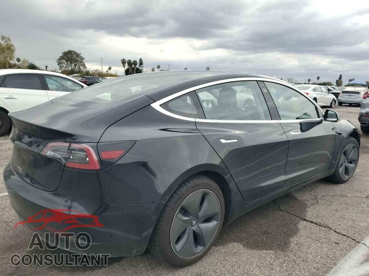 TESLA MODEL 3 2018 - 5YJ3E1EAXJF011404