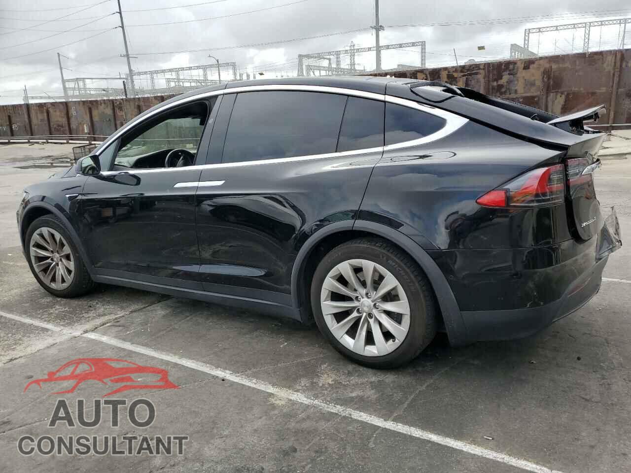 TESLA MODEL X 2018 - 5YJXCBE24JF130216