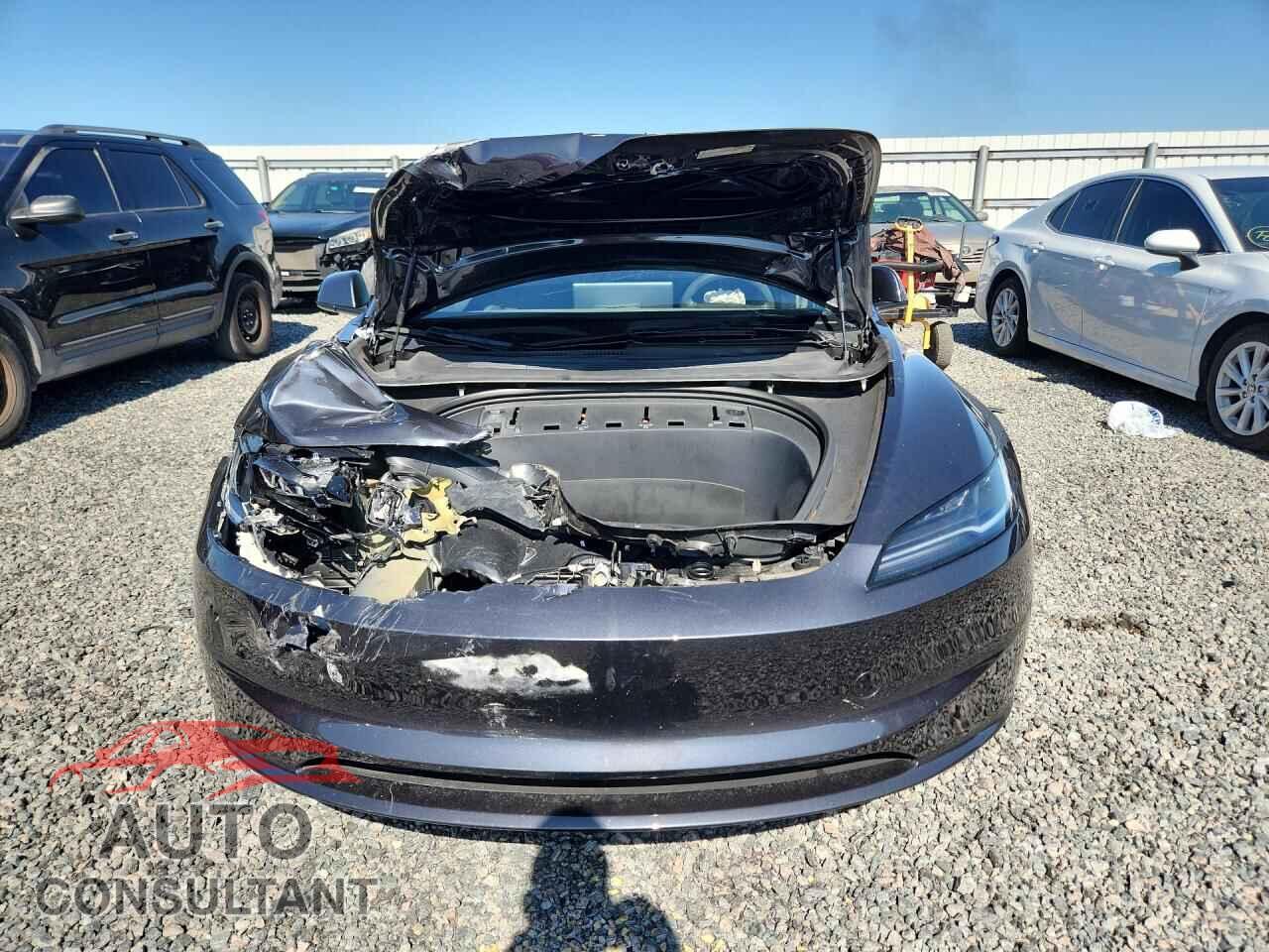 TESLA MODEL 3 2024 - 5YJ3E1EA5RF739630