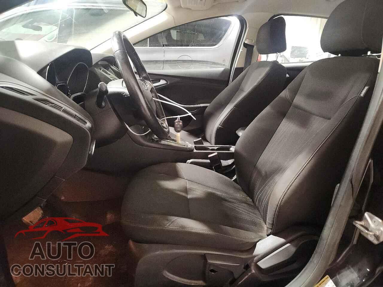 FORD FOCUS 2017 - 1FADP3F29HL255561