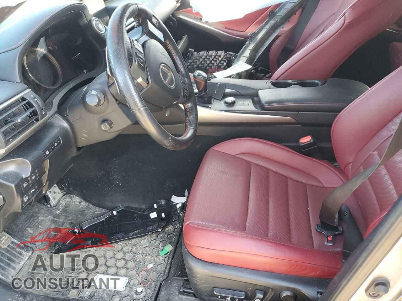 LEXUS IS 2018 - JTHC81D27J5029389