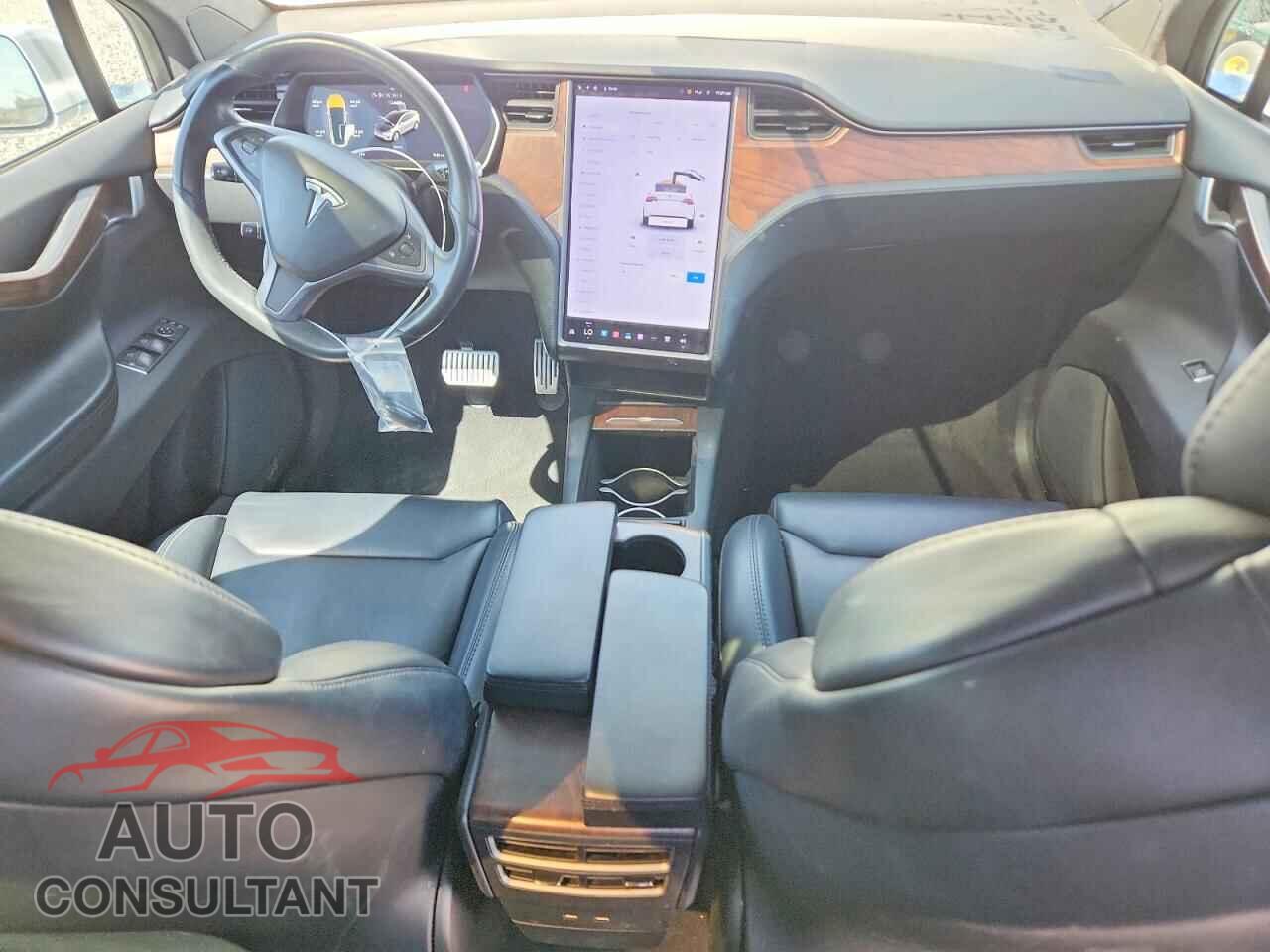 TESLA MODEL X 2019 - 5YJXCAE21KF183015