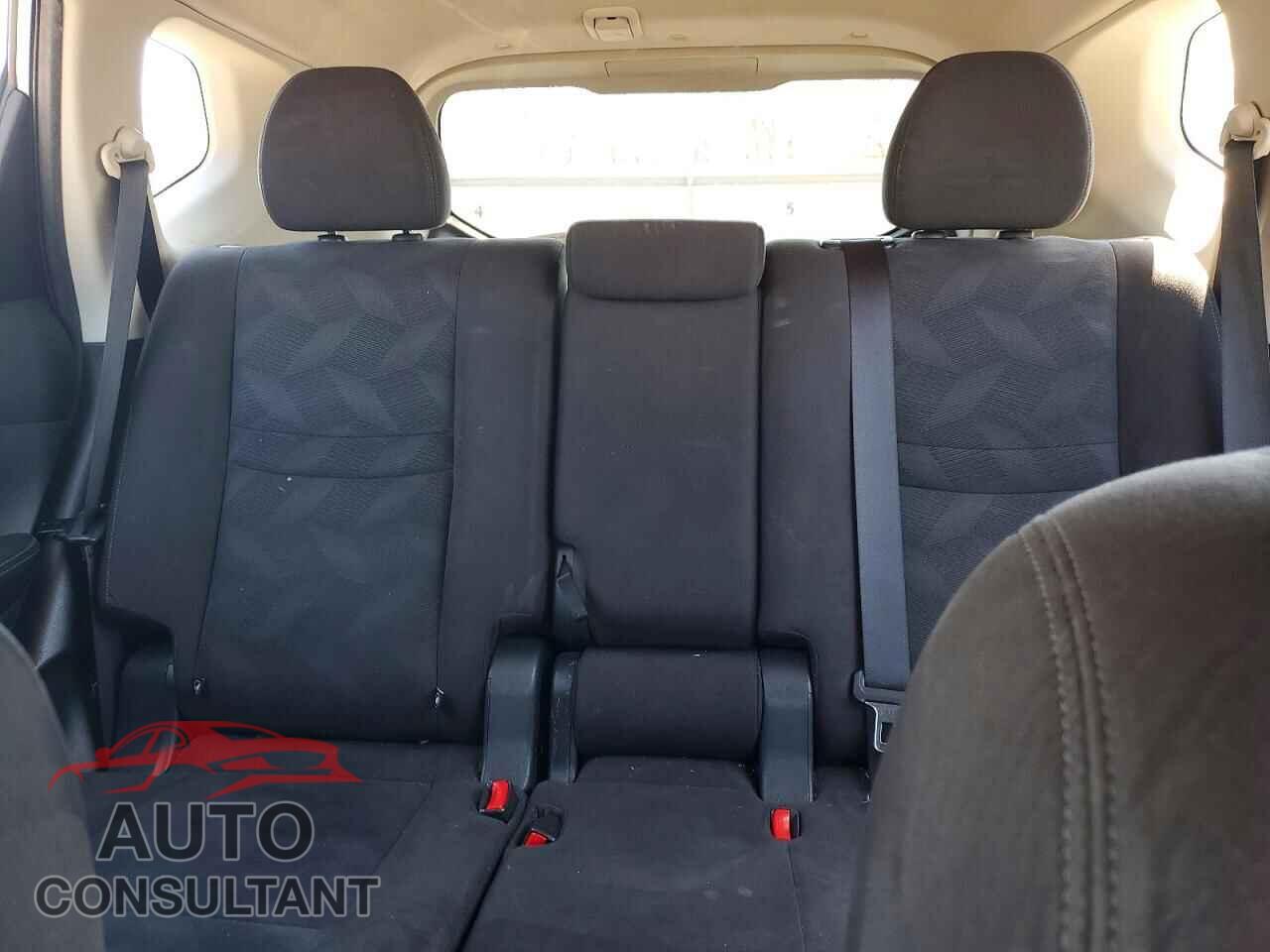 NISSAN ROGUE 2015 - KNMAT2MV9FP592009