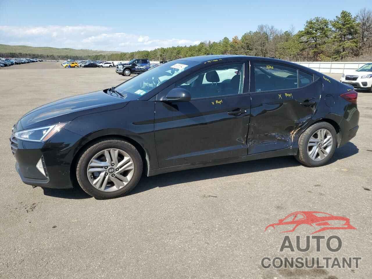 HYUNDAI ELANTRA 2019 - KMHD84LF8KU784033