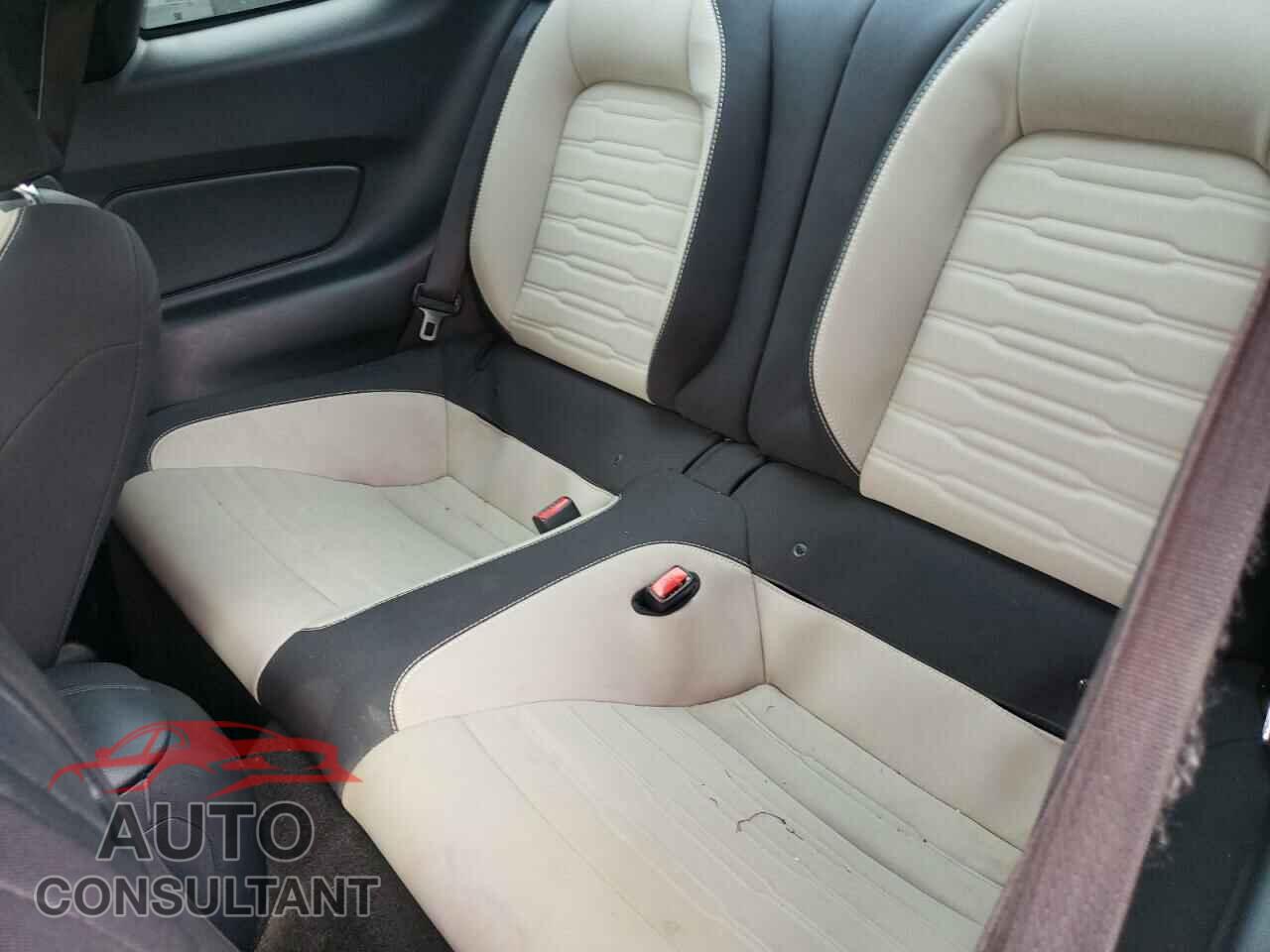 FORD MUSTANG 2016 - 1FA6P8TH2G5240899