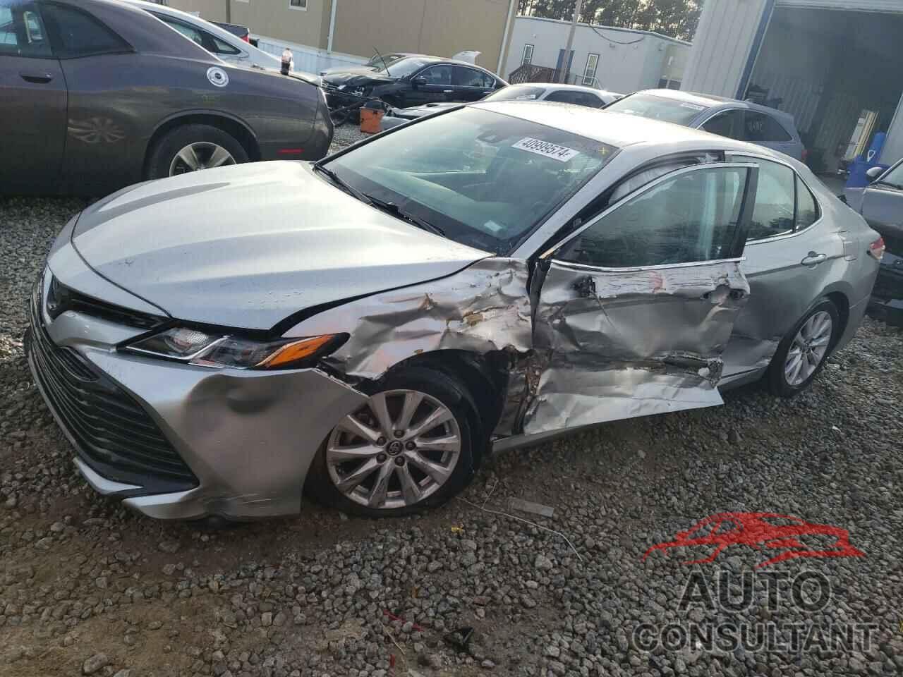TOYOTA CAMRY 2018 - 4T1B11HK3JU647922
