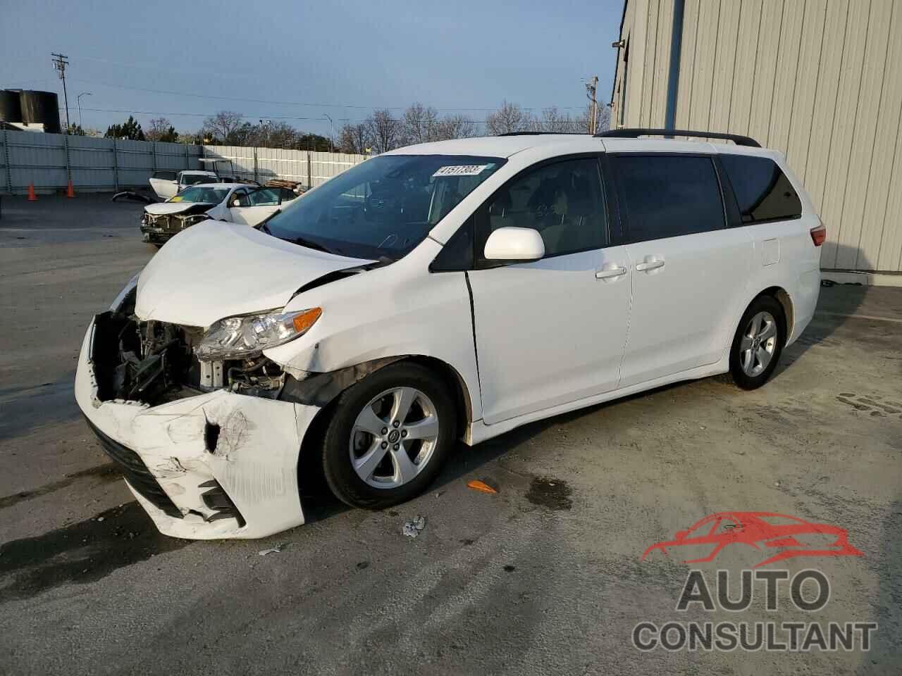 TOYOTA SIENNA 2019 - 5TDKZ3DC1KS003106