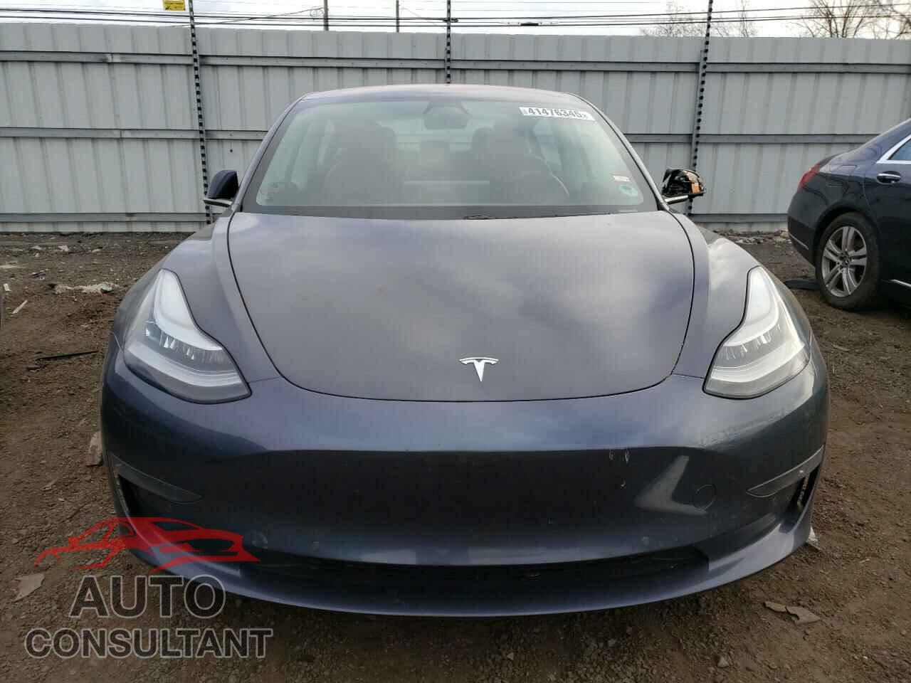 TESLA MODEL 3 2018 - 5YJ3E1EA5JF123933