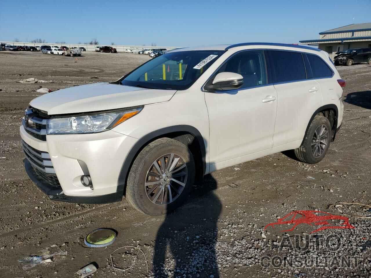 TOYOTA HIGHLANDER 2018 - 5TDJZRFH0JS805023