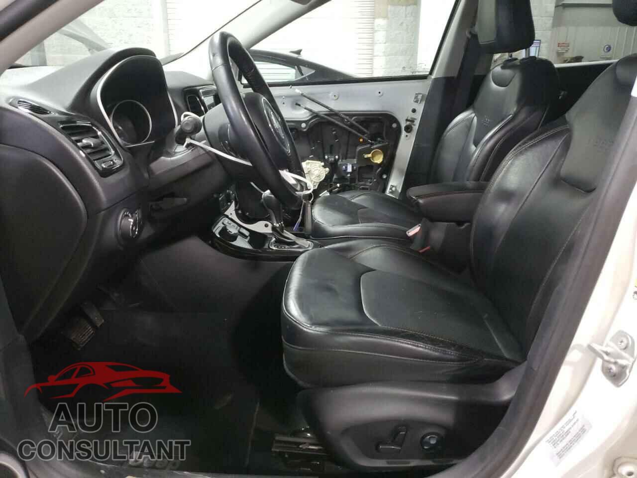 JEEP COMPASS 2017 - 3C4NJDCB4HT640492