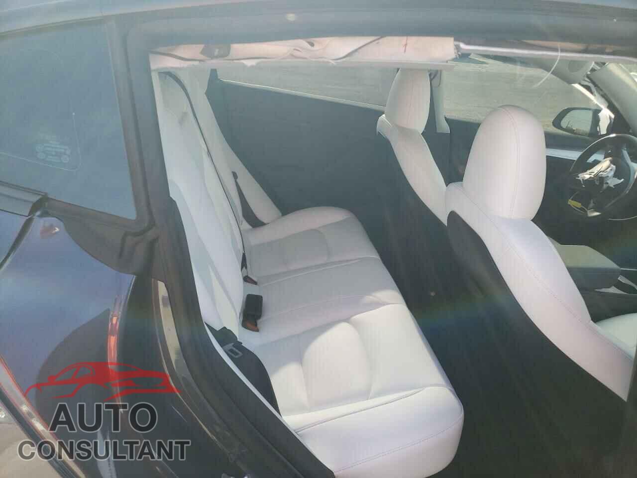 TESLA MODEL 3 2023 - 5YJ3E1EA8PF638904