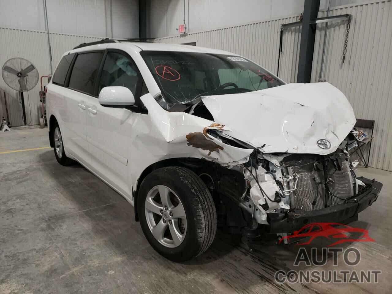 TOYOTA SIENNA 2016 - 5TDKK3DC2GS752105