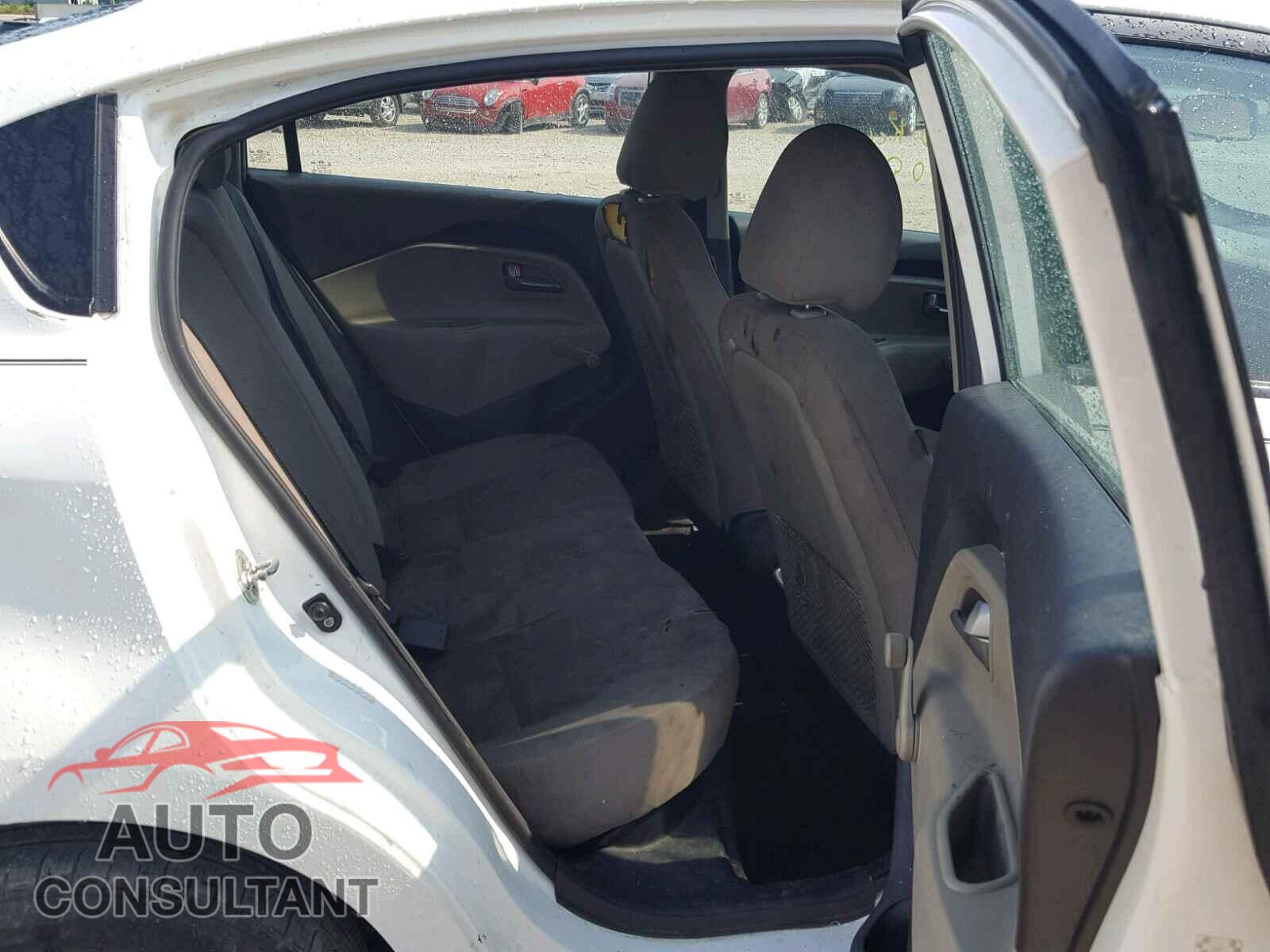 KIA RIO 2015 - KNADM4A39F6444793