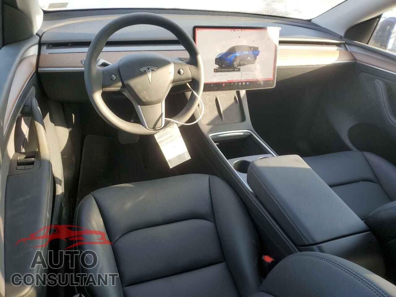 TESLA MODEL Y 2024 - 7SAYGAEE4RF077822