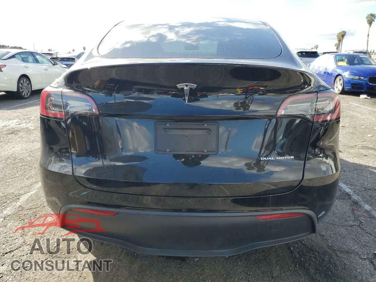 TESLA MODEL Y 2024 - 7SAYGAEE0RF062945
