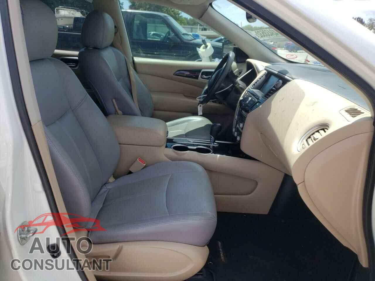 NISSAN PATHFINDER 2018 - 5N1DR2MN4JC665116