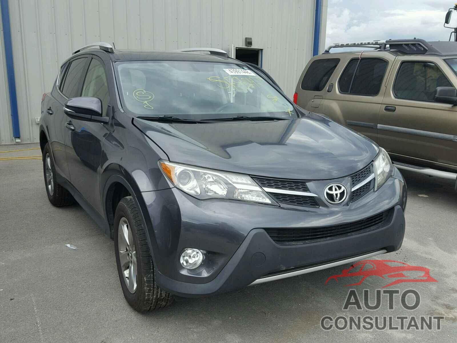TOYOTA RAV4 XLE 2015 - JTMWFREV1FD049923