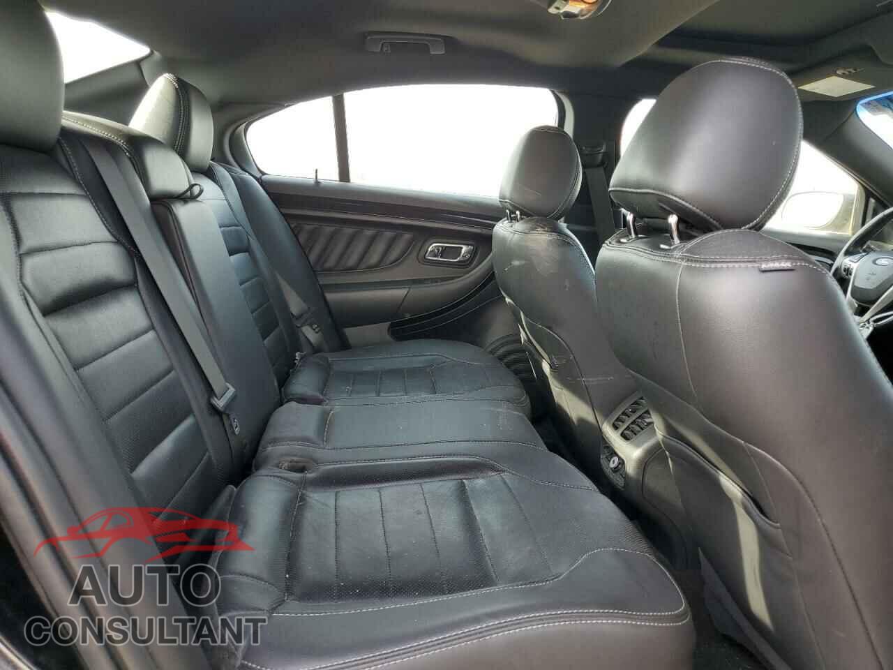 FORD TAURUS 2018 - 1FAHP2KT1JG111978