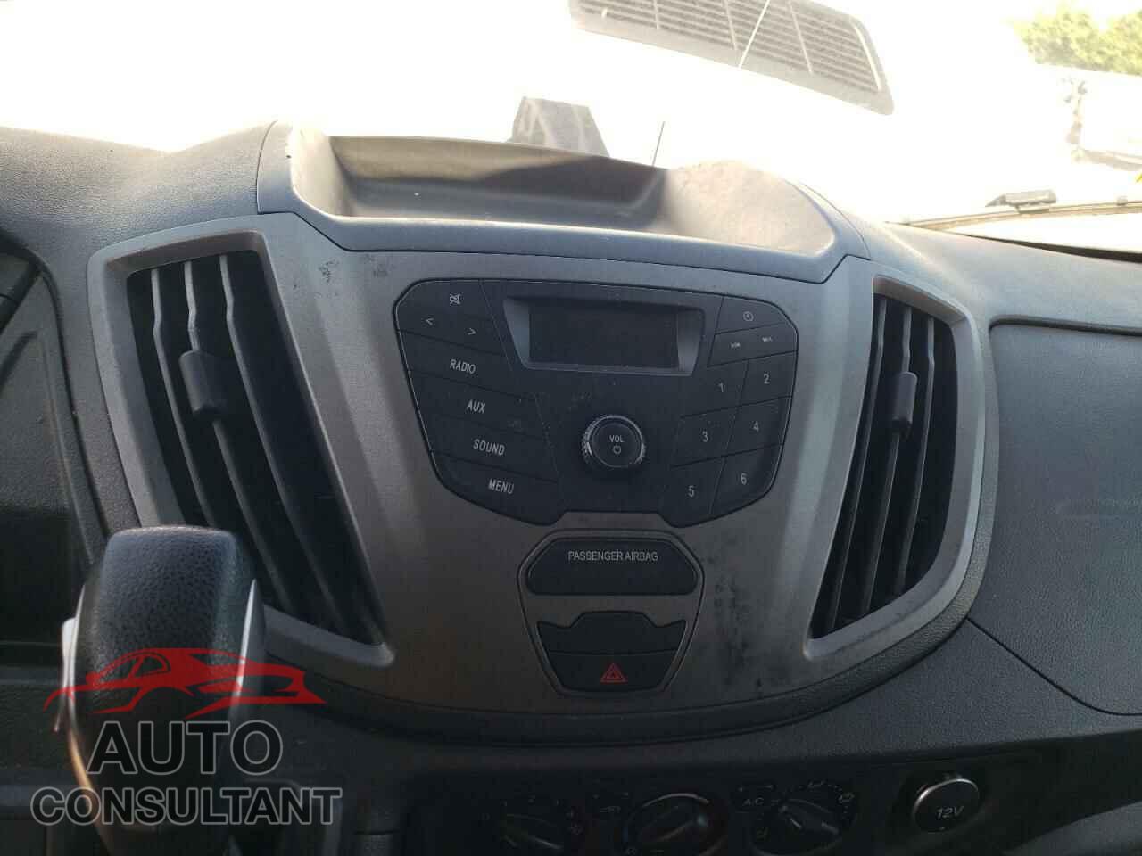 FORD TRANSIT CO 2017 - 1FTYR1CM4HKA71537