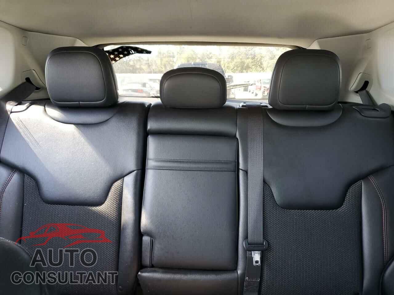 JEEP COMPASS 2019 - 3C4NJDDB8KT721744