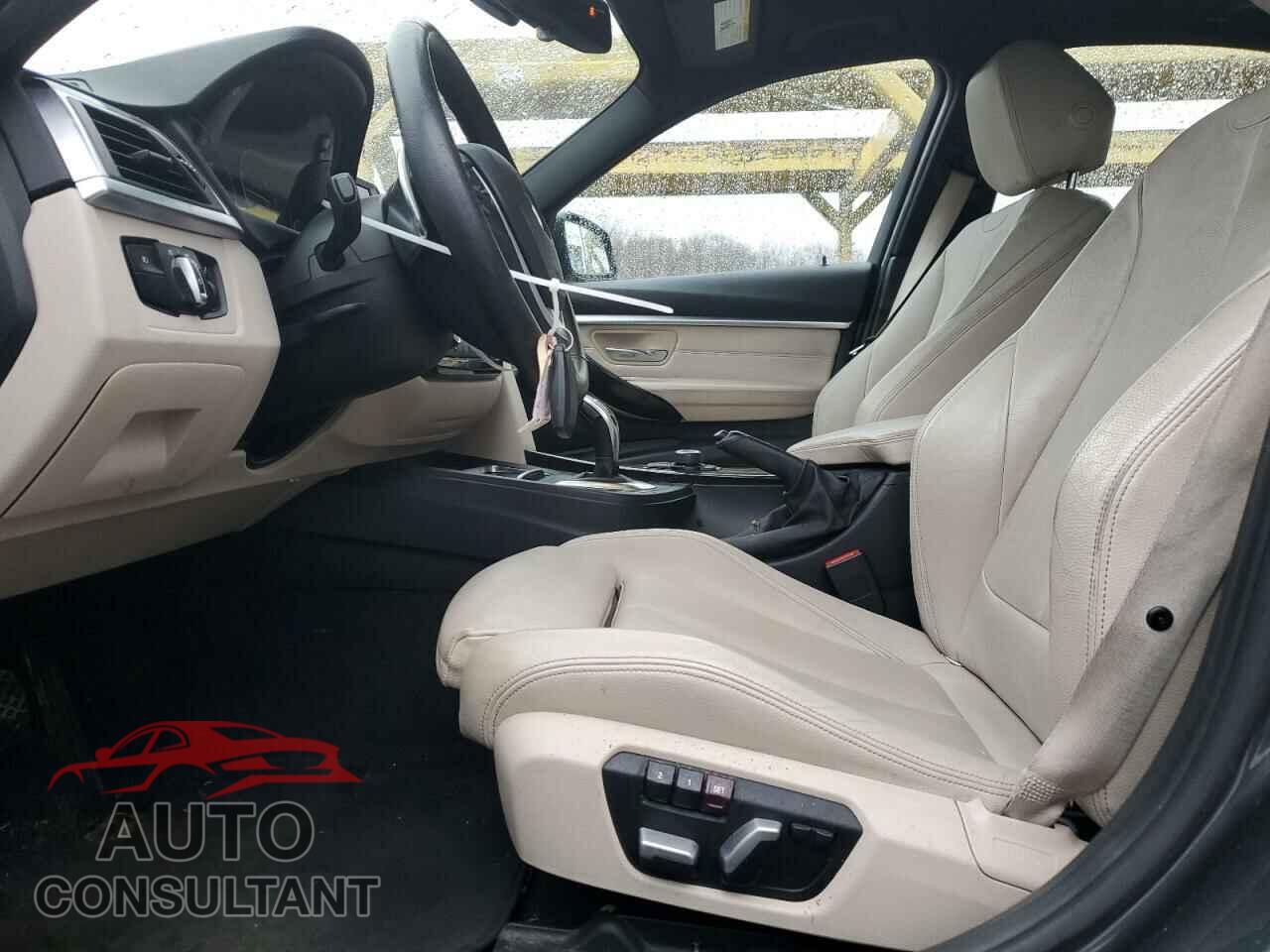 BMW 3 SERIES 2016 - WBA8E3G51GNU03972