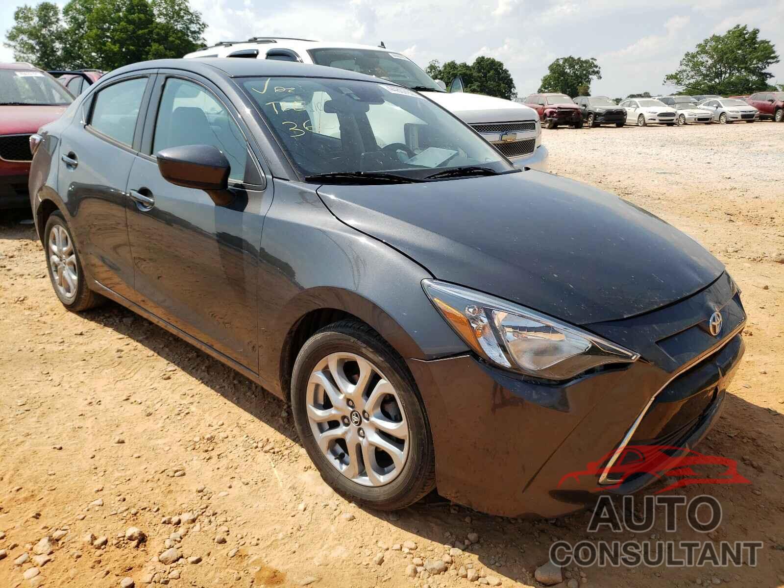 TOYOTA YARIS 2017 - 3MYDLBYV5HY181345