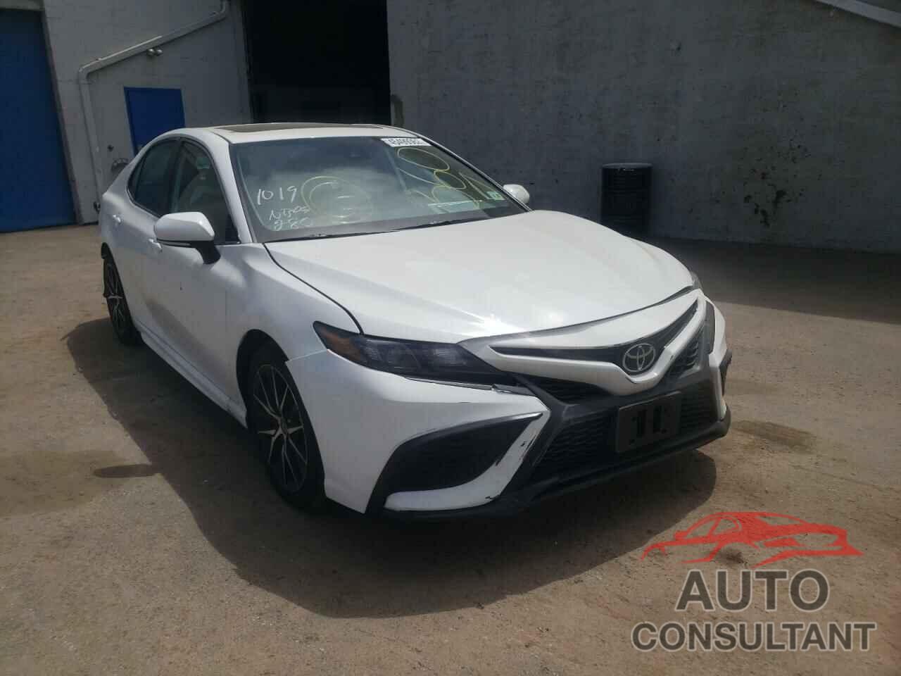 TOYOTA CAMRY 2022 - 4T1G11BK8NU057607