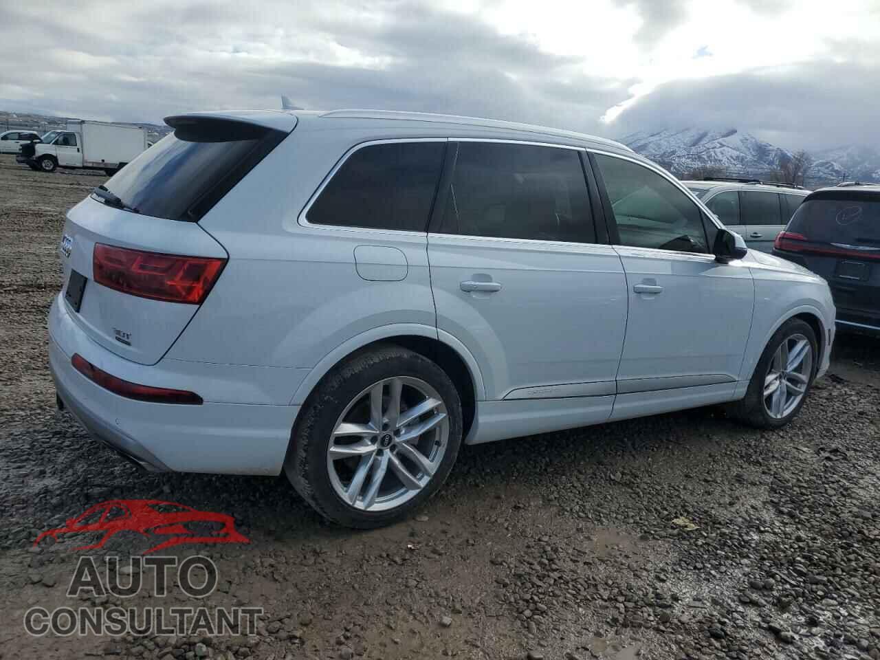AUDI Q7 2017 - WA1VAAF71HD011875