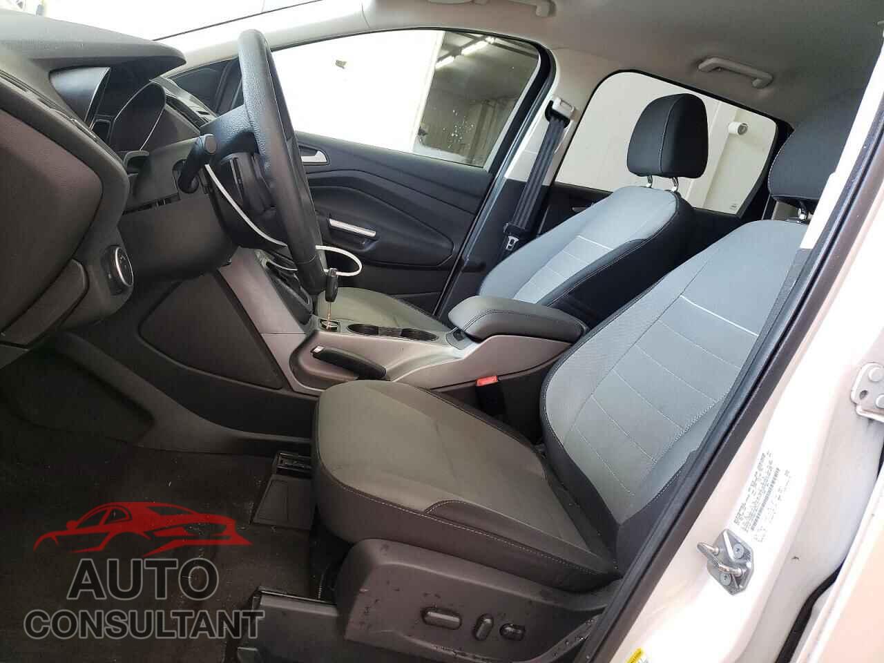 FORD ESCAPE 2015 - 1FMCU9G92FUB77172