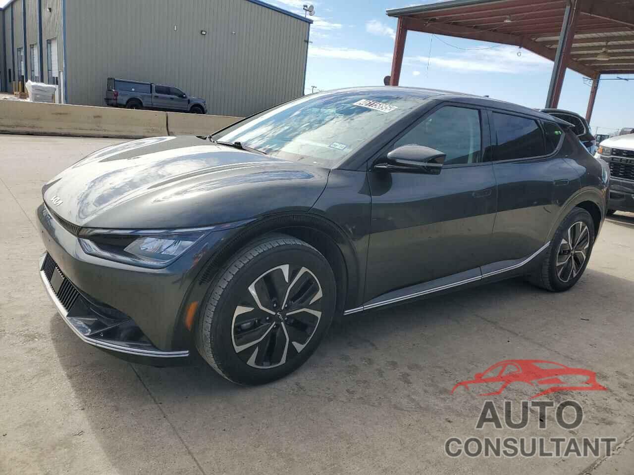 KIA EV6 LIGHT 2023 - KNDC34LA5P5128389