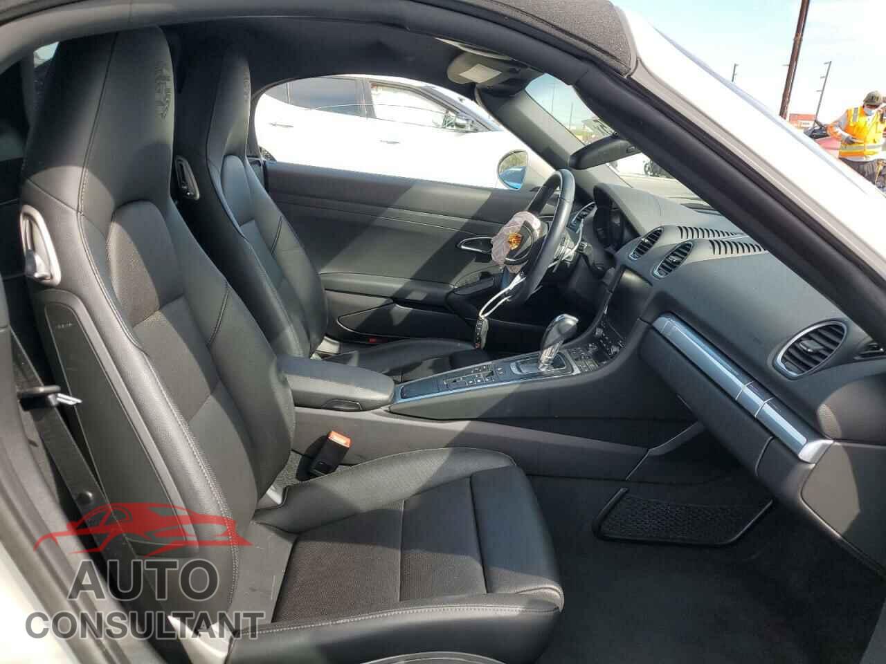 PORSCHE BOXSTER 2021 - WP0CA2A80MS210358