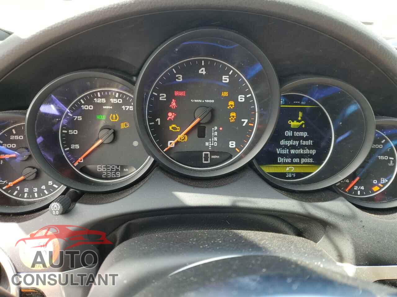 PORSCHE CAYENNE 2018 - WP1AA2A24JKA00620