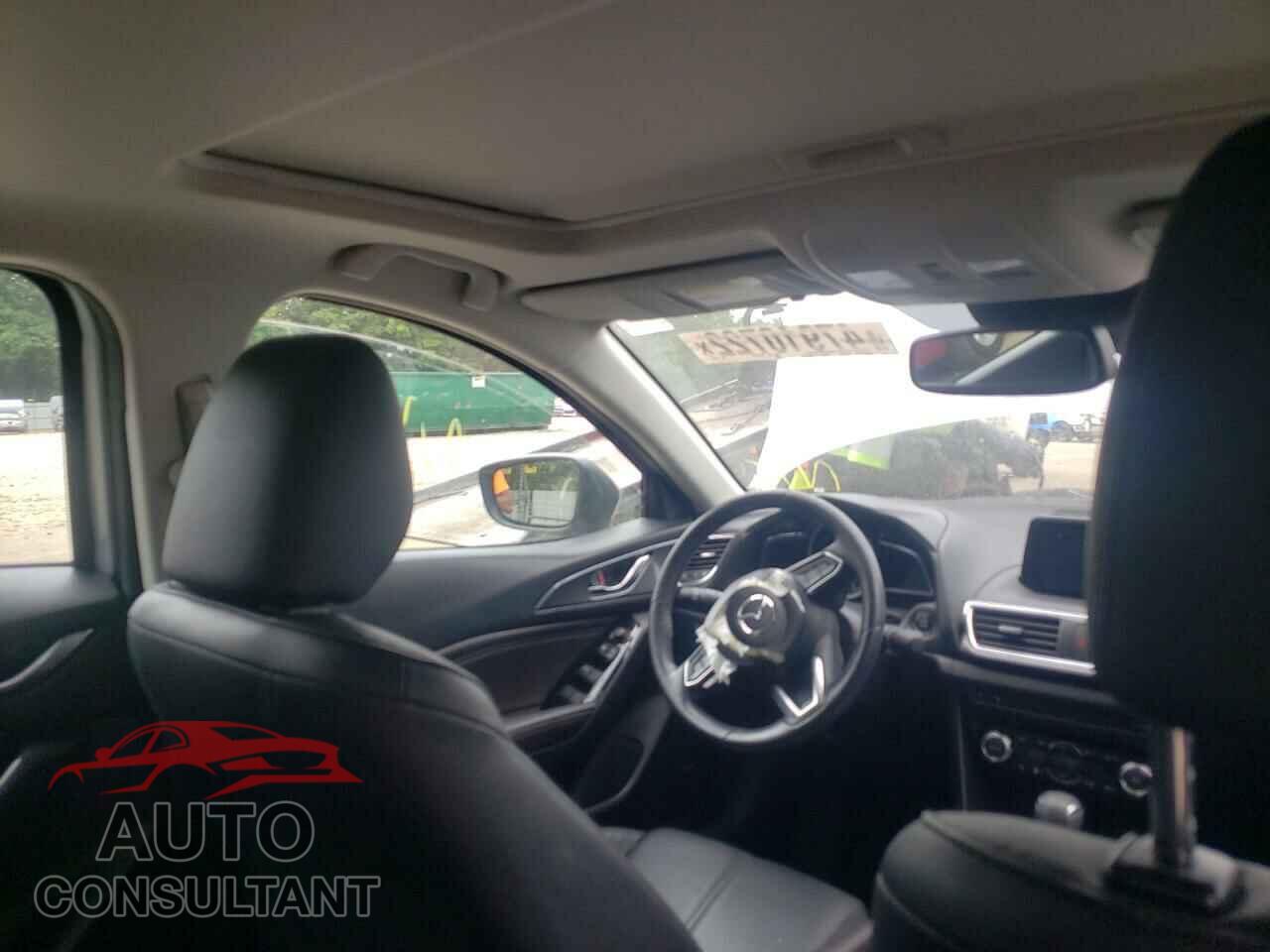 MAZDA 3 2017 - 3MZBN1W32HM128120