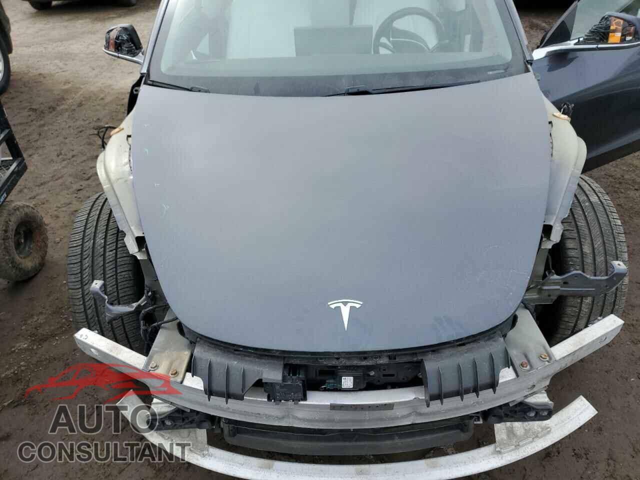 TESLA MODEL 3 2018 - 5YJ3E1EB0JF107910