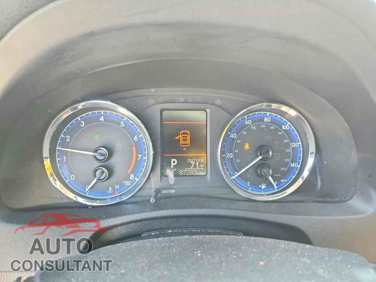 TOYOTA COROLLA 2018 - 2T1BURHE7JC109676