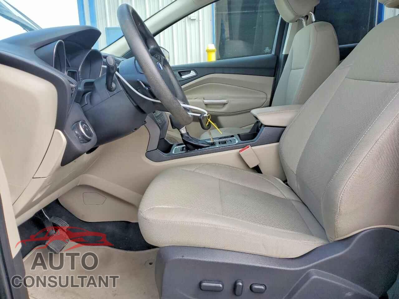 FORD ESCAPE 2017 - 1FMCU9G98HUB30022