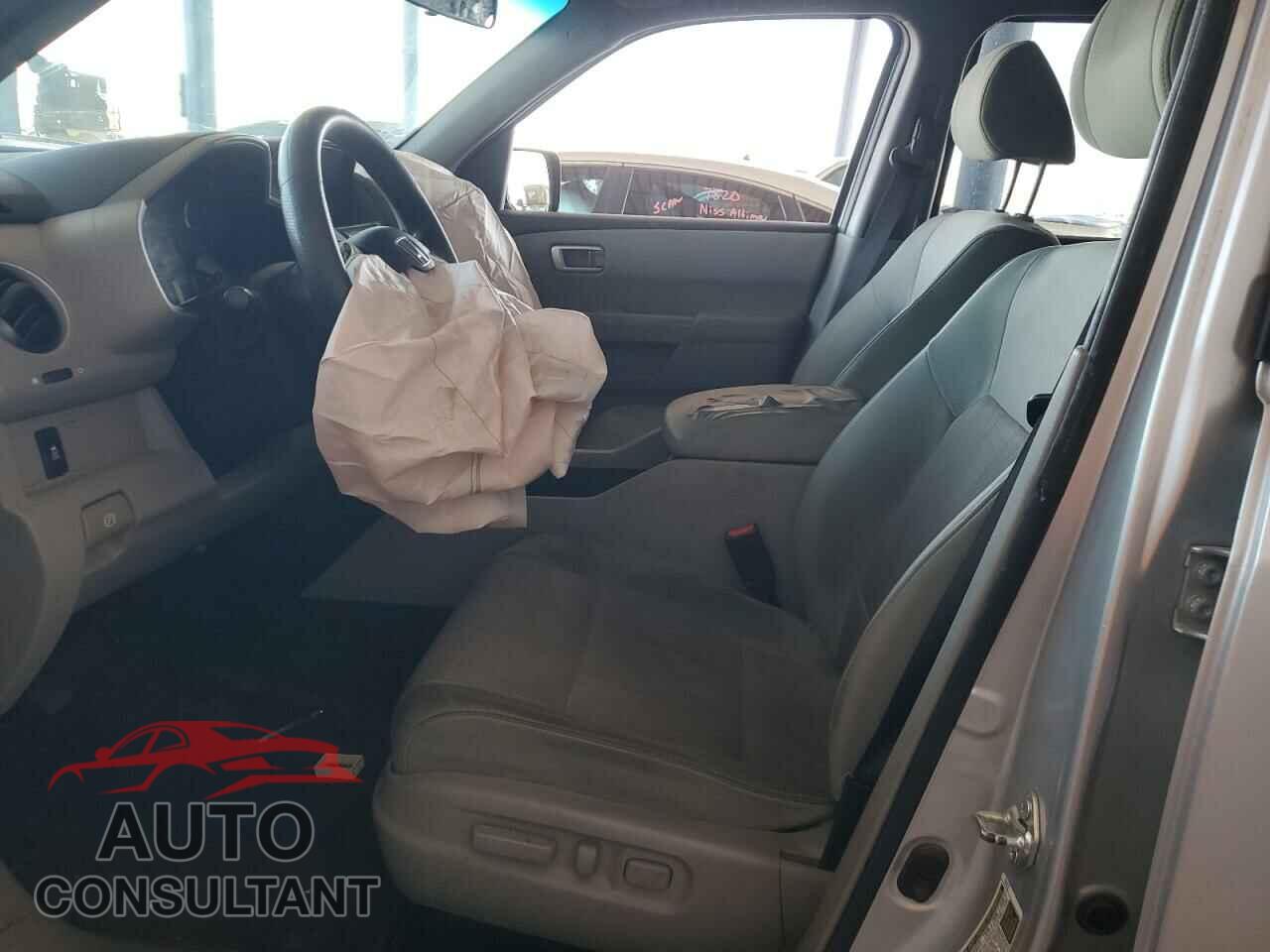 HONDA PILOT 2013 - 5FNYF3H45DB033500