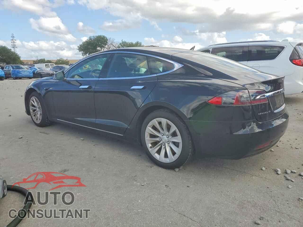 TESLA MODEL S 2017 - 5YJSA1E11HF182012