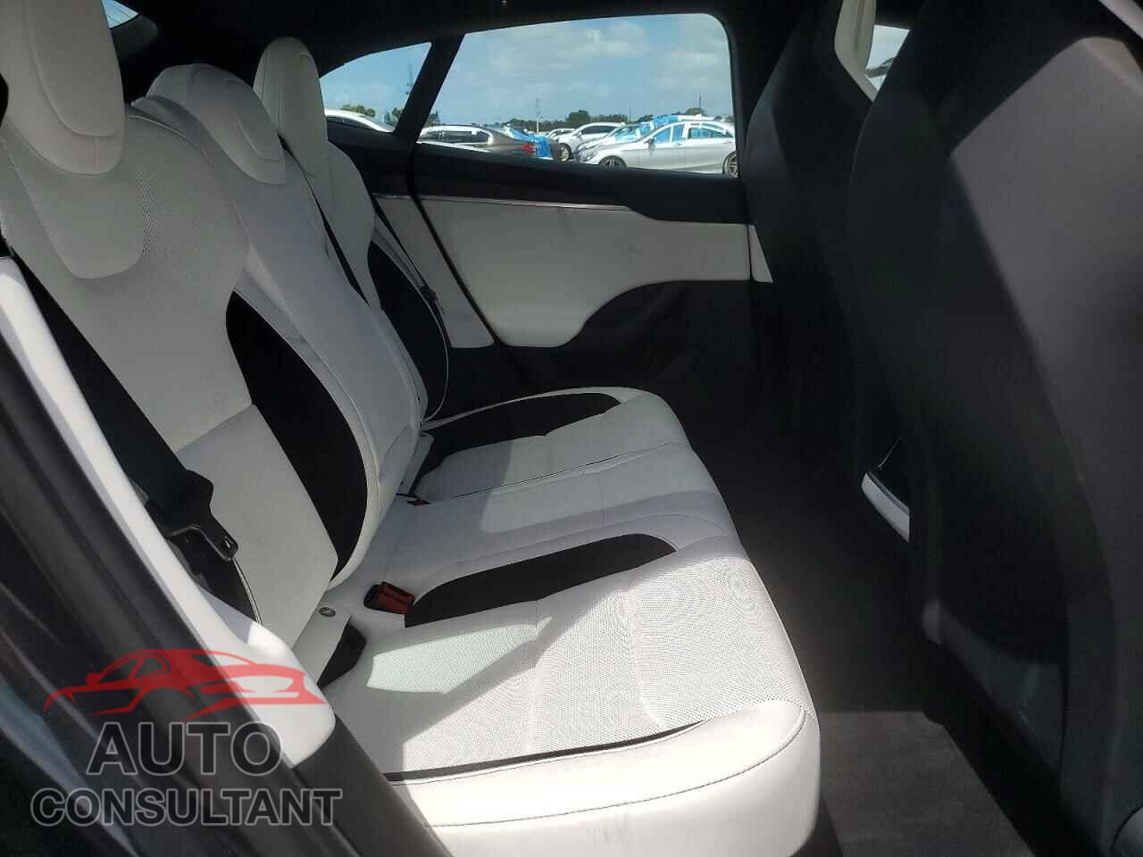 TESLA MODEL S 2024 - 5YJSA1E6XRF538745