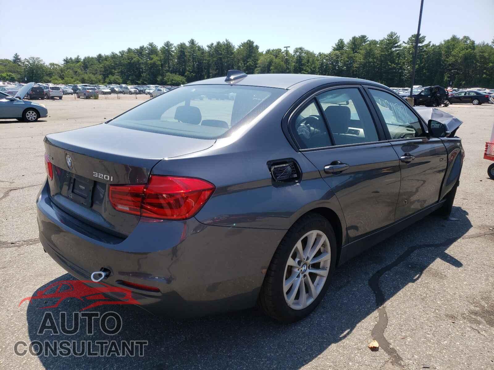 BMW 3 SERIES 2017 - WBA8A3C30HK692507
