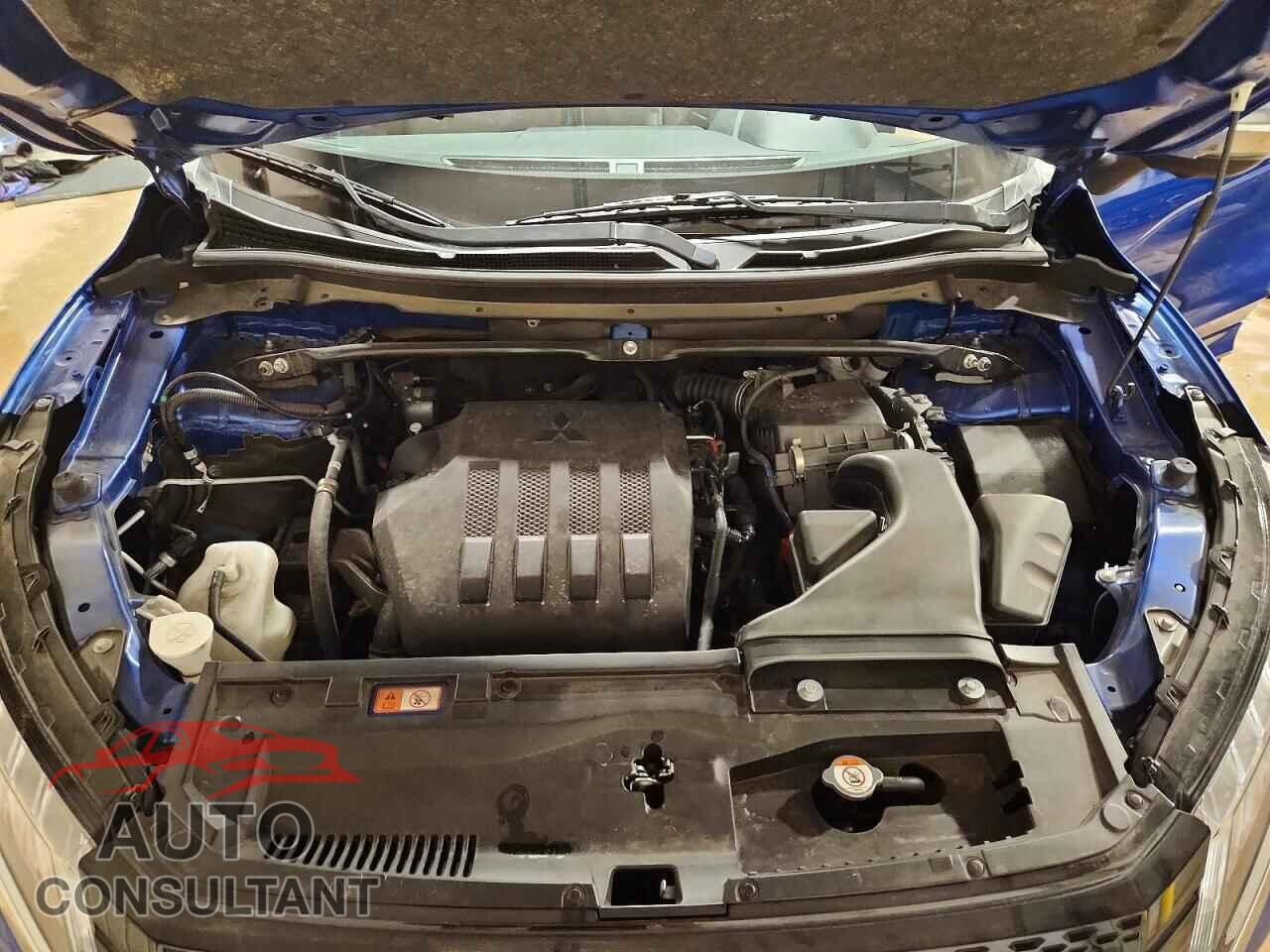 MITSUBISHI ECLIPSE 2024 - JA4ATWAA5RZ000682