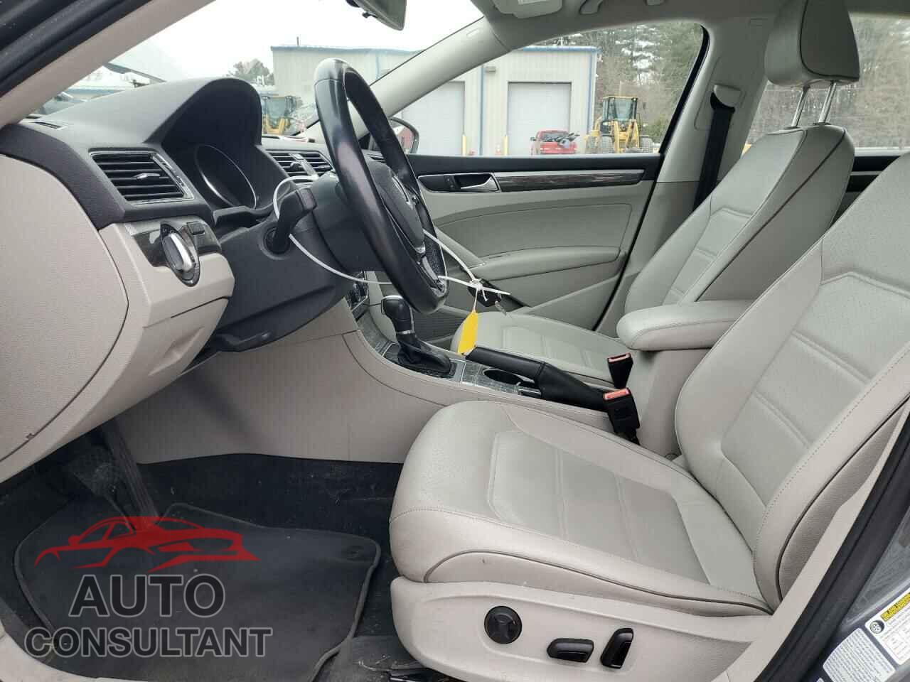 VOLKSWAGEN PASSAT 2017 - 1VWBT7A39HC033992