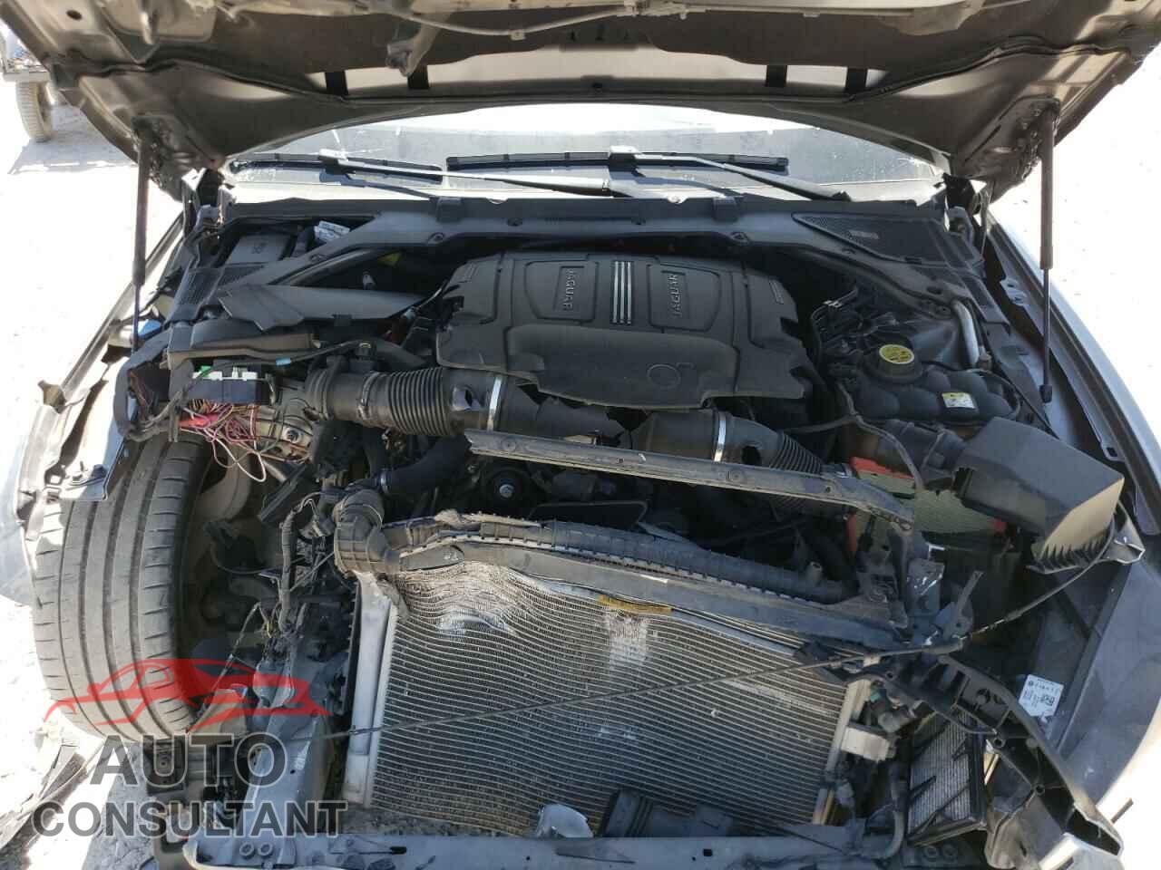 JAGUAR XE 2017 - SAJAF4BV9HA963893