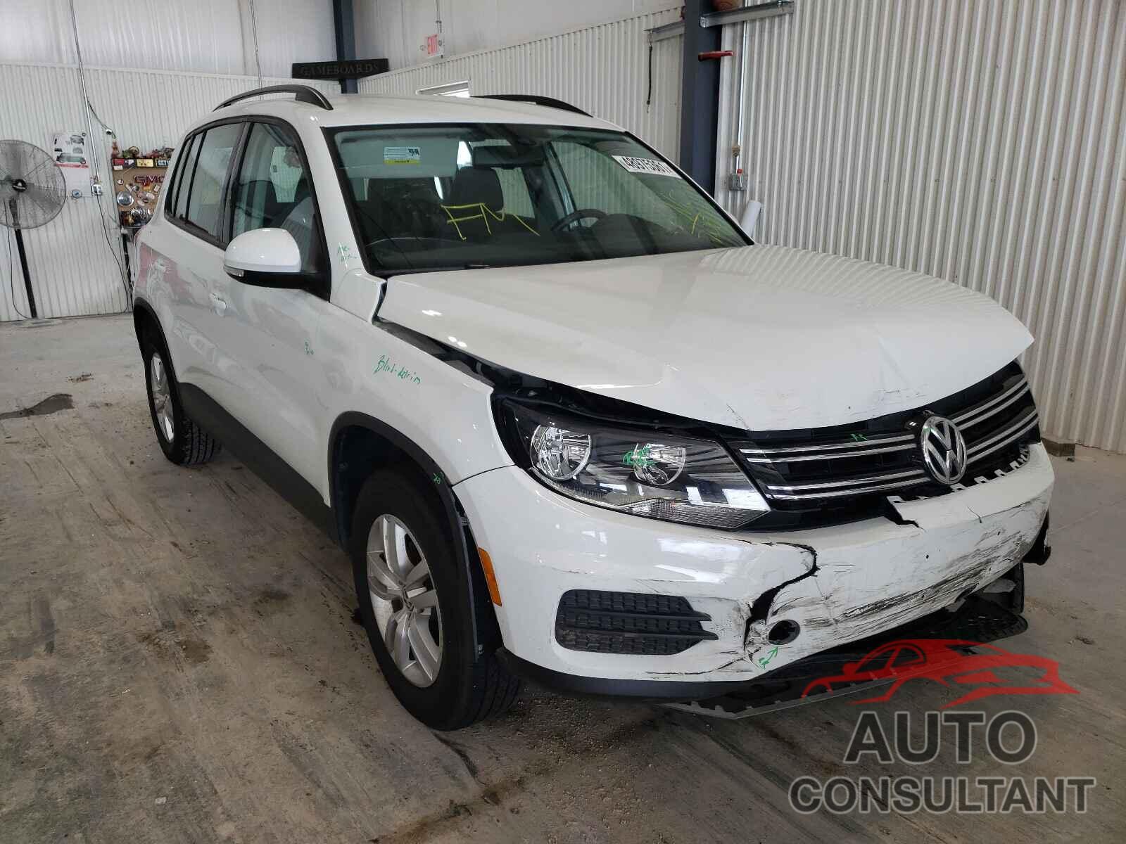 VOLKSWAGEN TIGUAN 2017 - WVGBV7AX4HW507051