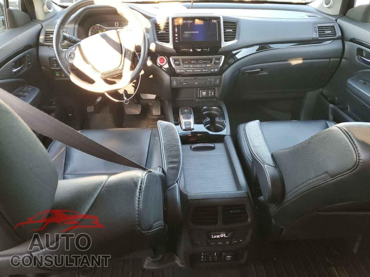 HONDA PILOT 2017 - 5FNYF6H91HB009522