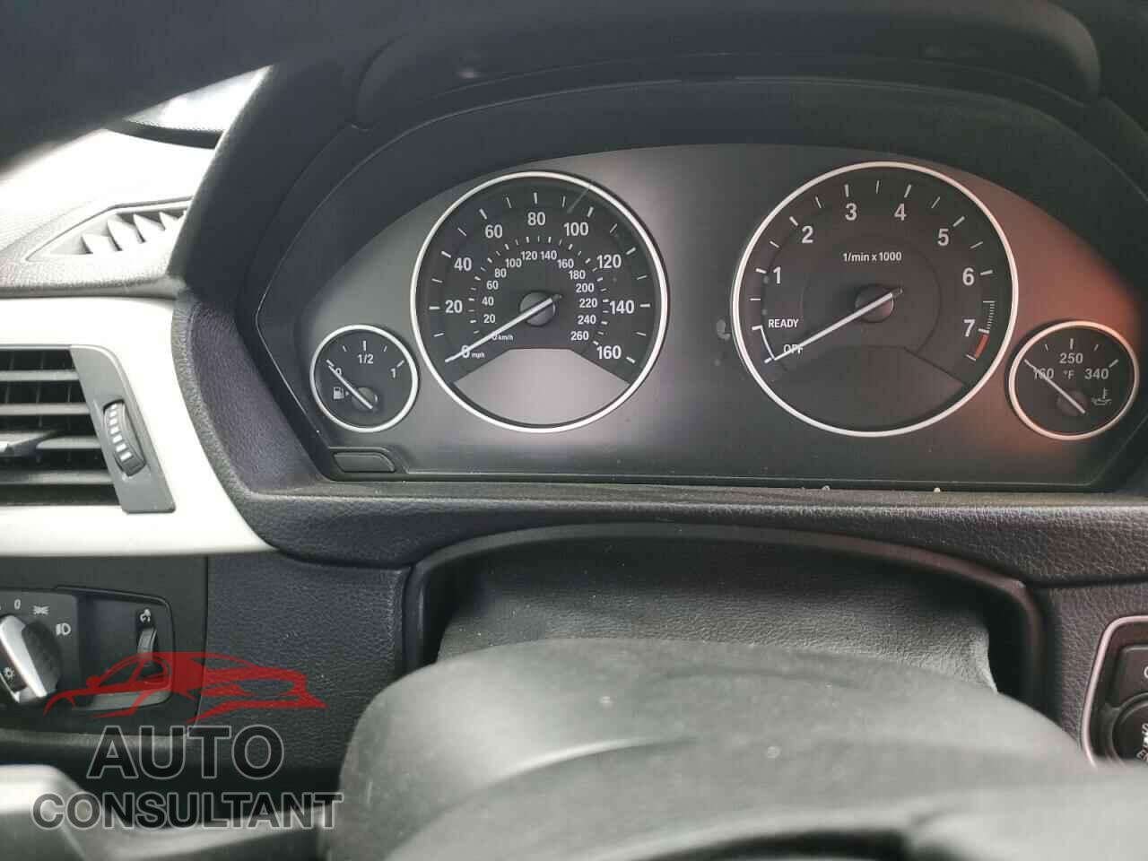 BMW 3 SERIES 2016 - WBA8E1G52GNU11082