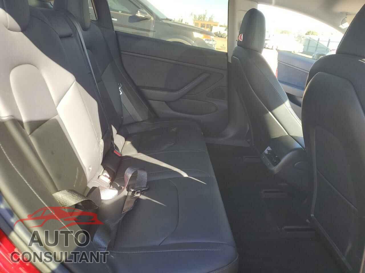 TESLA MODEL 3 2018 - 5YJ3E1EA8JF011675